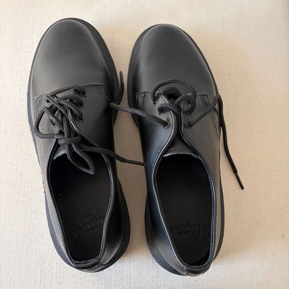 Dr. Martens 14345 Black 3 Eyelet Smooth Leather Oxford Shoes Men 8/Women 9 NWOB main image 6